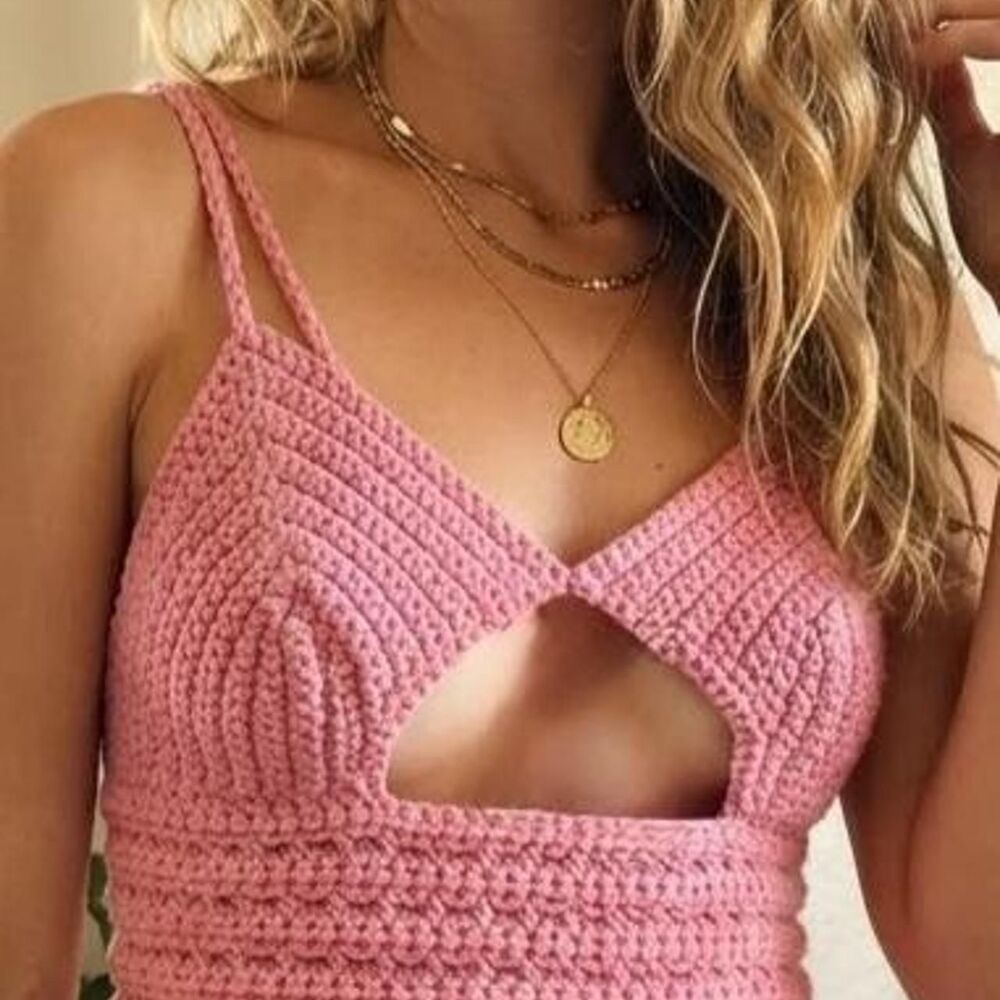 Handmade Crochet Bubblegum Pink Crop Top 🌸